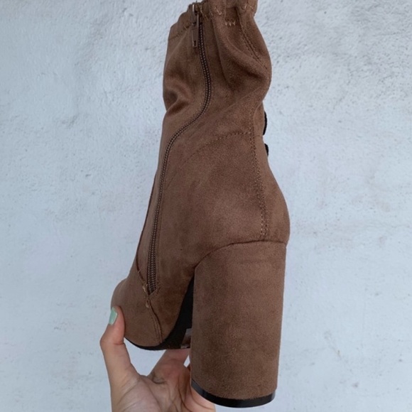 NWT Boutique Embroidered Fun Floral Booties - Picture 5 of 5